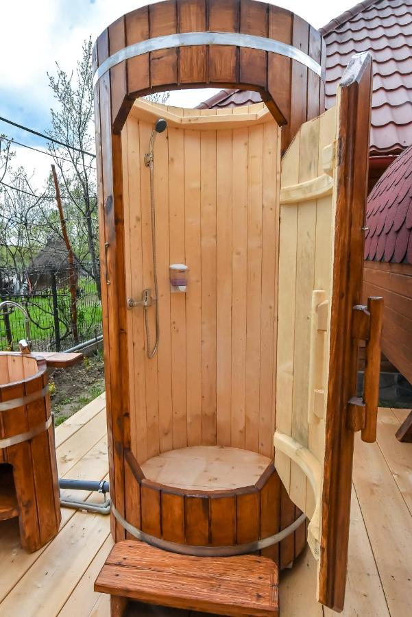 Отель Casa Nely Сигету-Мармацией Экстерьер фото